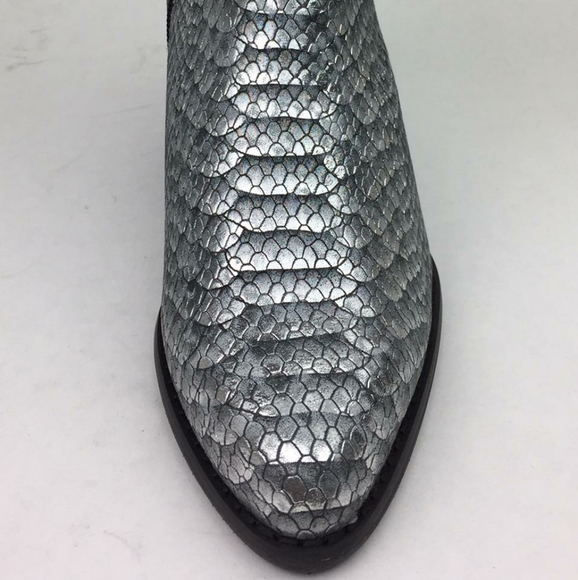 Blondo Elvina Waterproof Bootie 7.5. Narrow at toe - Picture 12 of 14